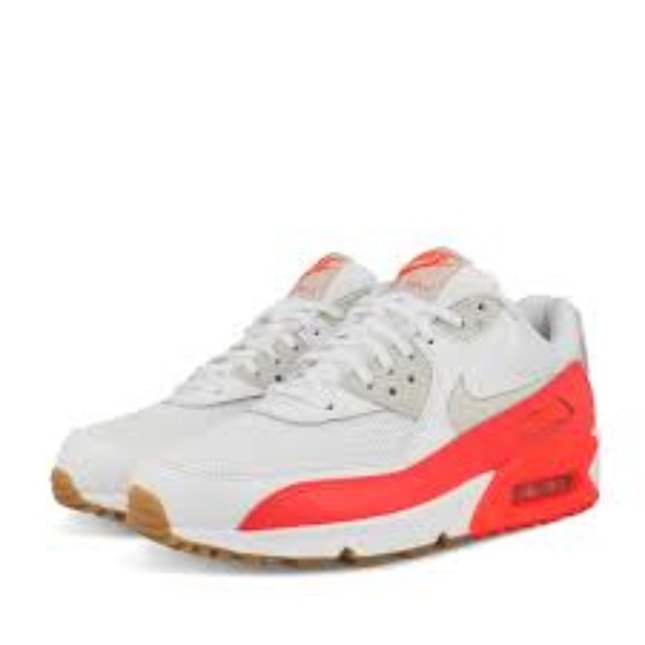 nike wmns air max 90 essential